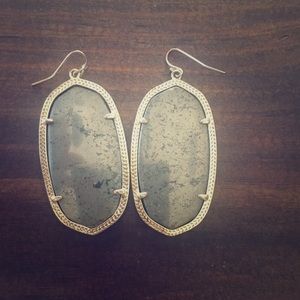Kendra Scott Danielle Earrings in pyrite
